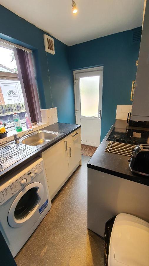 Contractors, City Centre, Parking, 3 Double Rooms, Netflix, Cosy! كوفنتري المظهر الخارجي الصورة