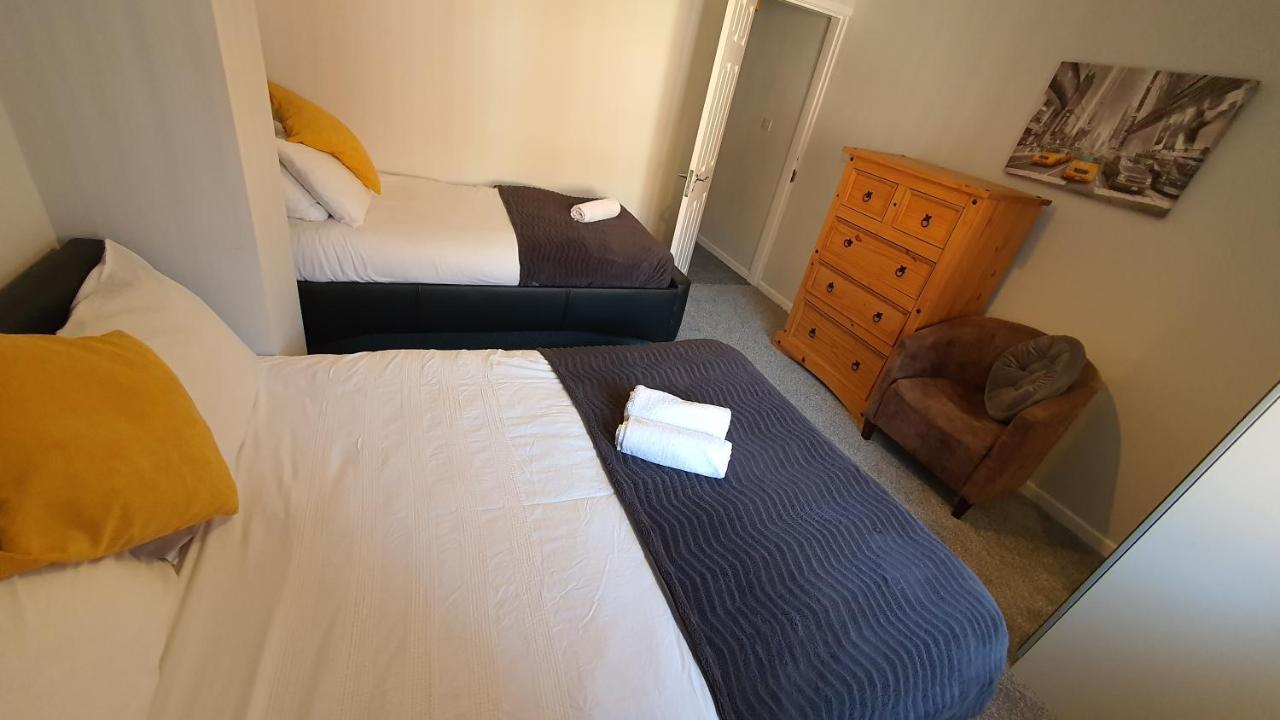 Contractors, City Centre, Parking, 3 Double Rooms, Netflix, Cosy! كوفنتري المظهر الخارجي الصورة