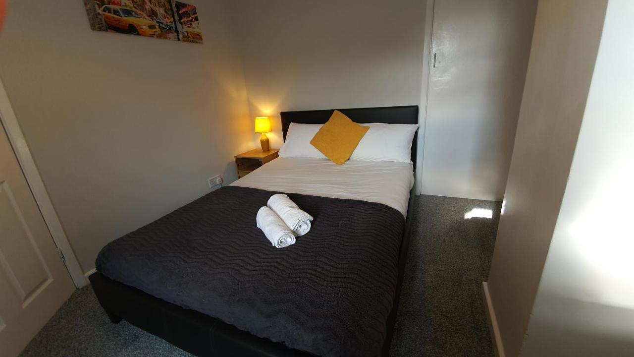 Contractors, City Centre, Parking, 3 Double Rooms, Netflix, Cosy! كوفنتري المظهر الخارجي الصورة